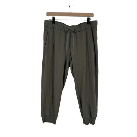 Lululemon On The Fly Cropped Jogger Pants 10 Sage Green Active Workout #h - Picture 1 of 9